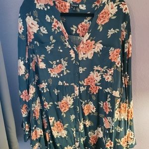 Torrid sz 3 green floral blouse